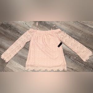 NWT Women's 3/4 Sleeve Off The Shoulder Shirt Size Medium Brand No Boundaries